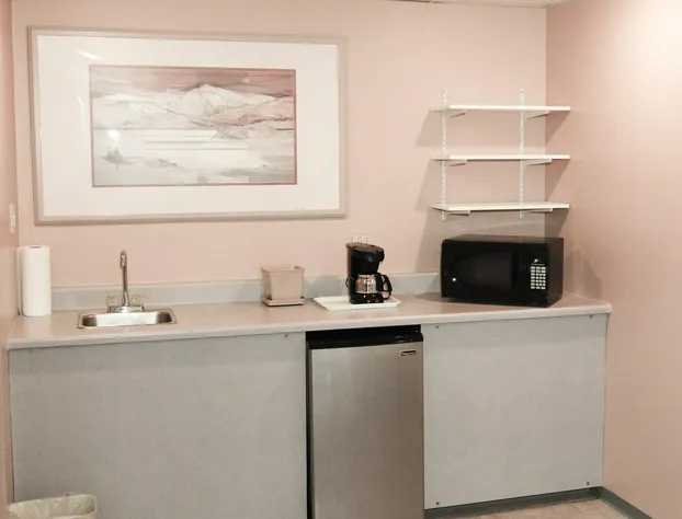 Americas Best Value Inn & Suites-Bush Intl Airport West hotel detail image 3