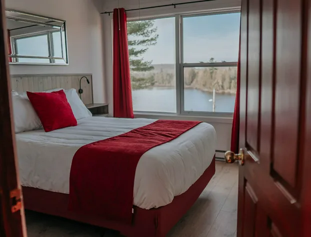 Auberge Lac du Pin Rouge hotel detail image 3