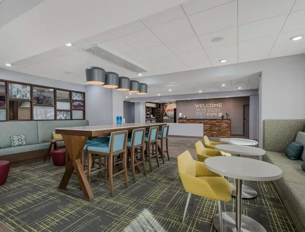 Hampton Inn Williams hotel detail image 2