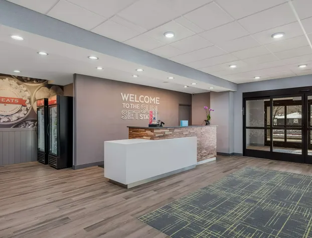 Hampton Inn Williams hotel detail image 4