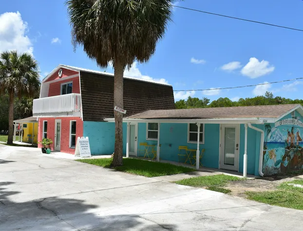 Neptune's Grotto Waterfront Retreat hotel detail image 1