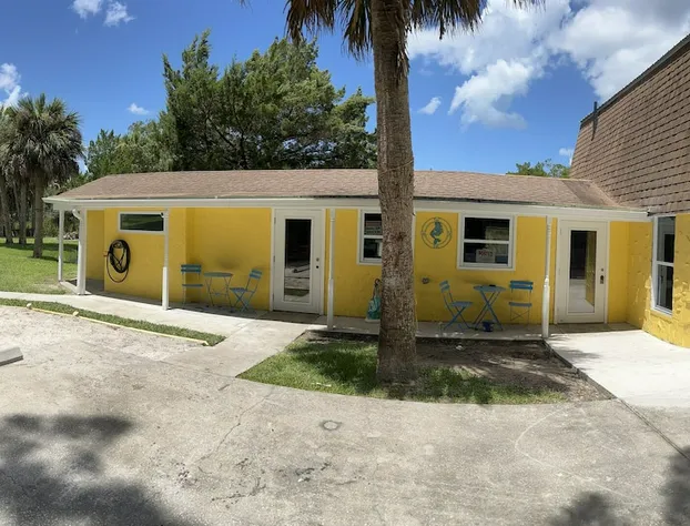 Neptune's Grotto Waterfront Retreat hotel detail image 2