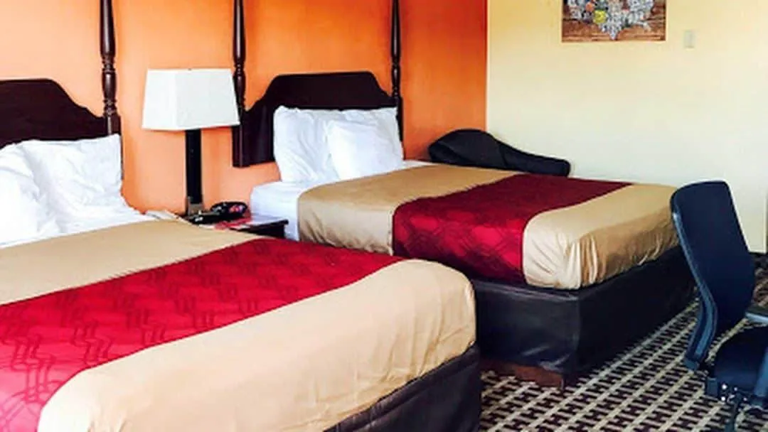 Milan Inn & Suites hotel hero