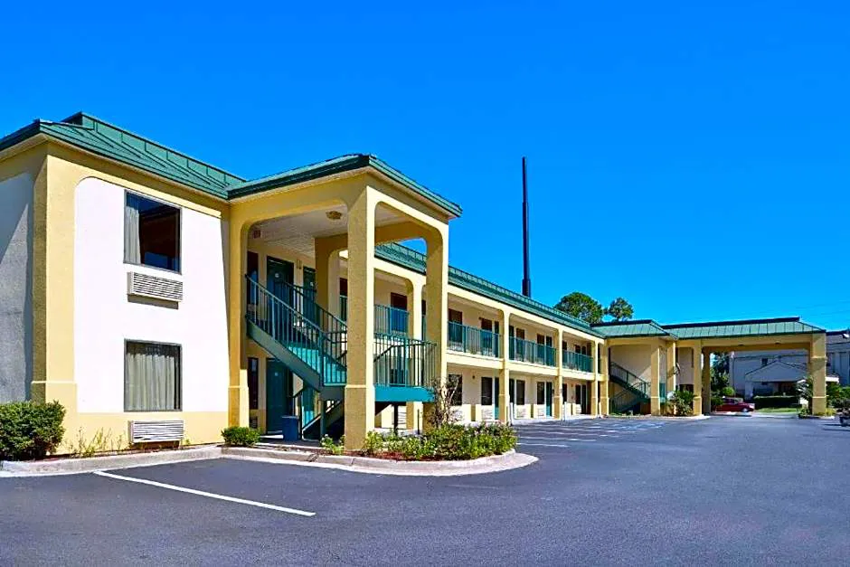 Quality Inn hotel hero