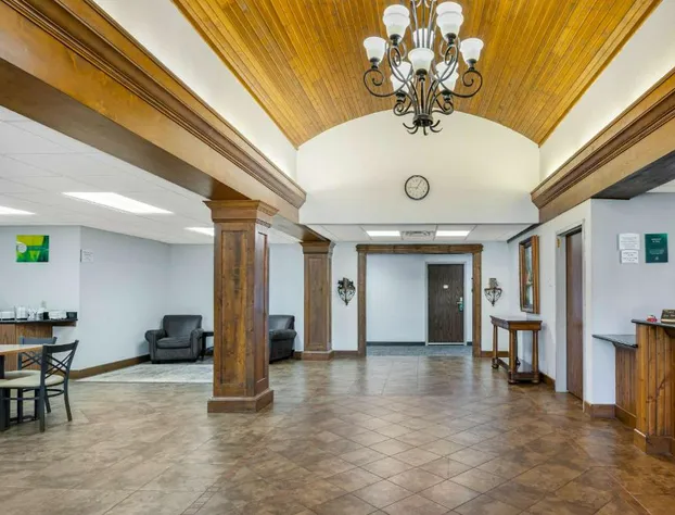 Quality Inn & Suites Monterey I-40 hotel detail image 4