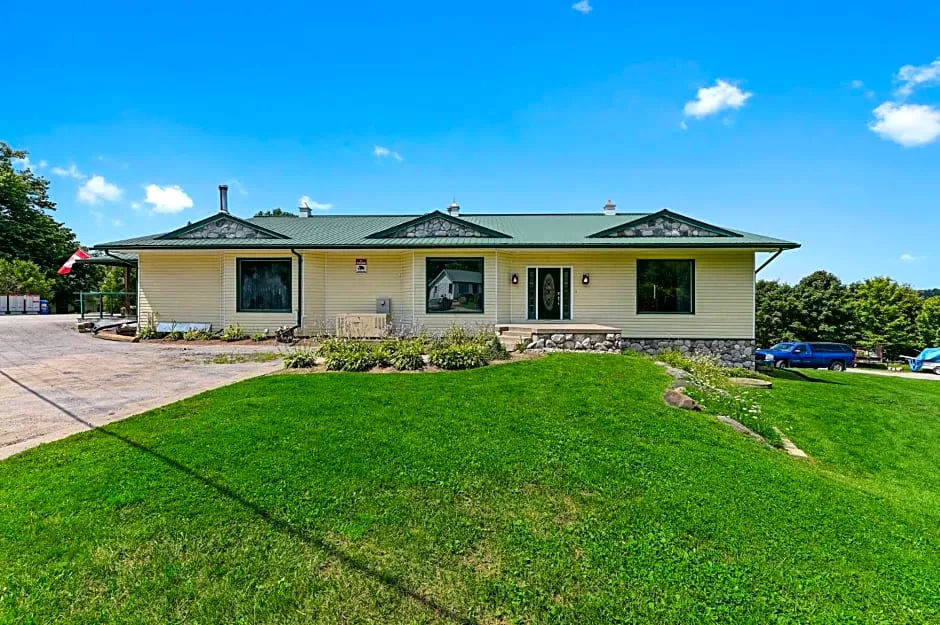 Baptiste Lake Lodge hotel hero