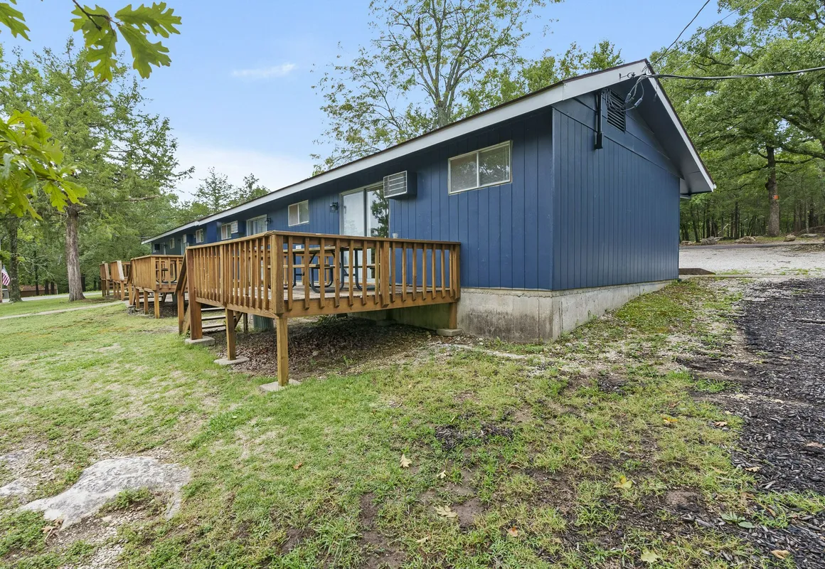 Kimberling Cove C8 hotel hero