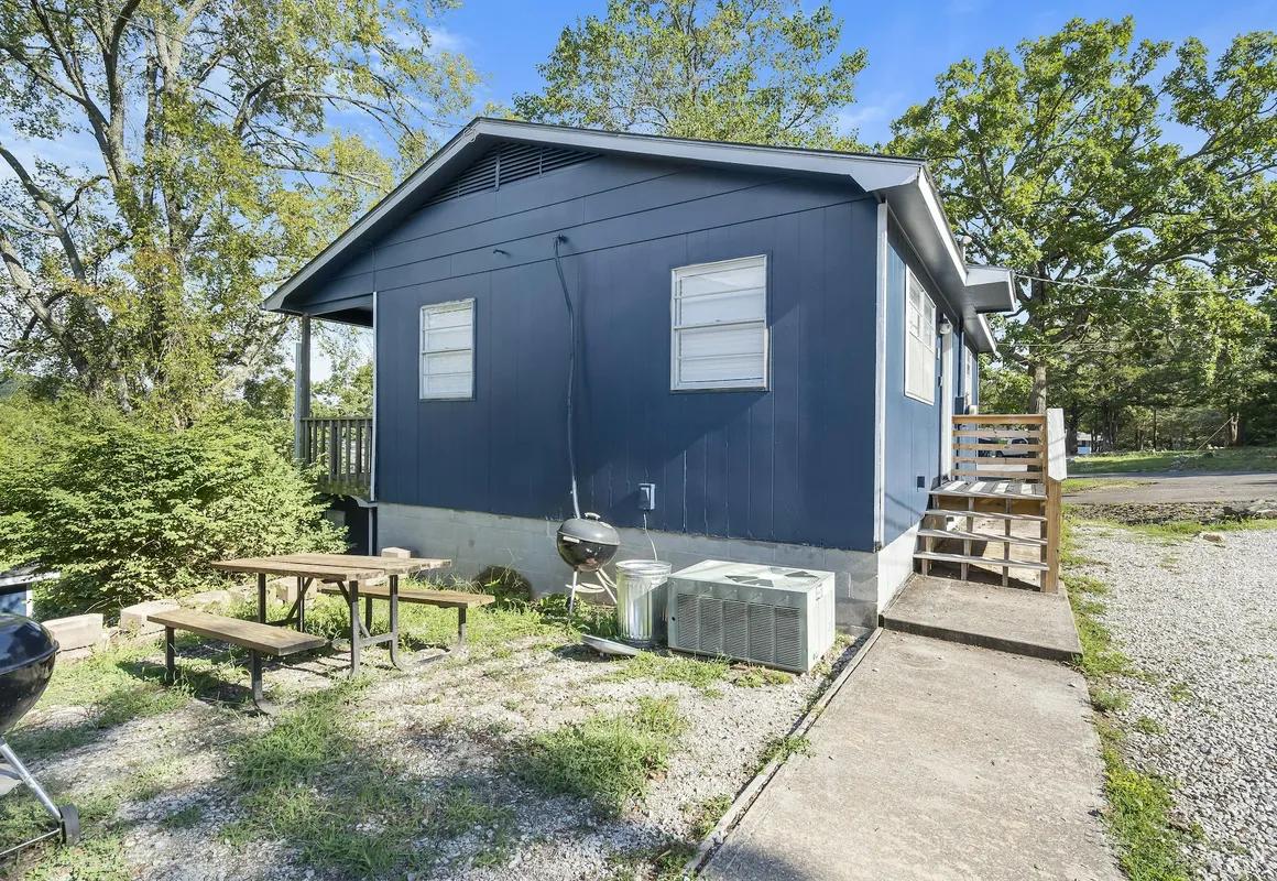 Kimberling Cove H20 hotel hero