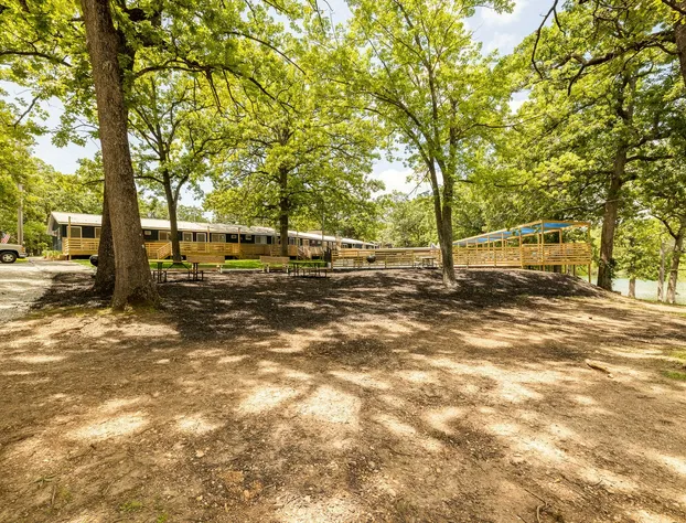 Kimberling Cove M1 hotel detail image 2