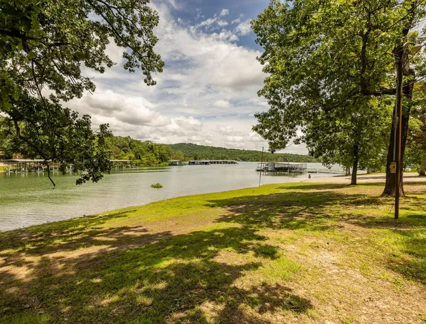 Kimberling Cove D2 hotel detail image 2