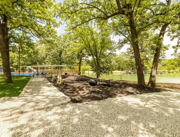 Kimberling Cove C1 hotel detail image 2