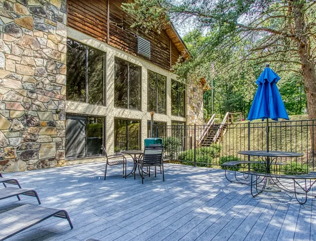 Pinecrest Hotel B hotel detail image 2