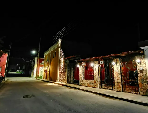 Tihosuco Colonial hotel detail image 3