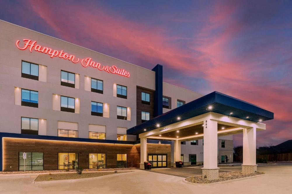 Hampton Inn & Suites Weatherford hotel hero