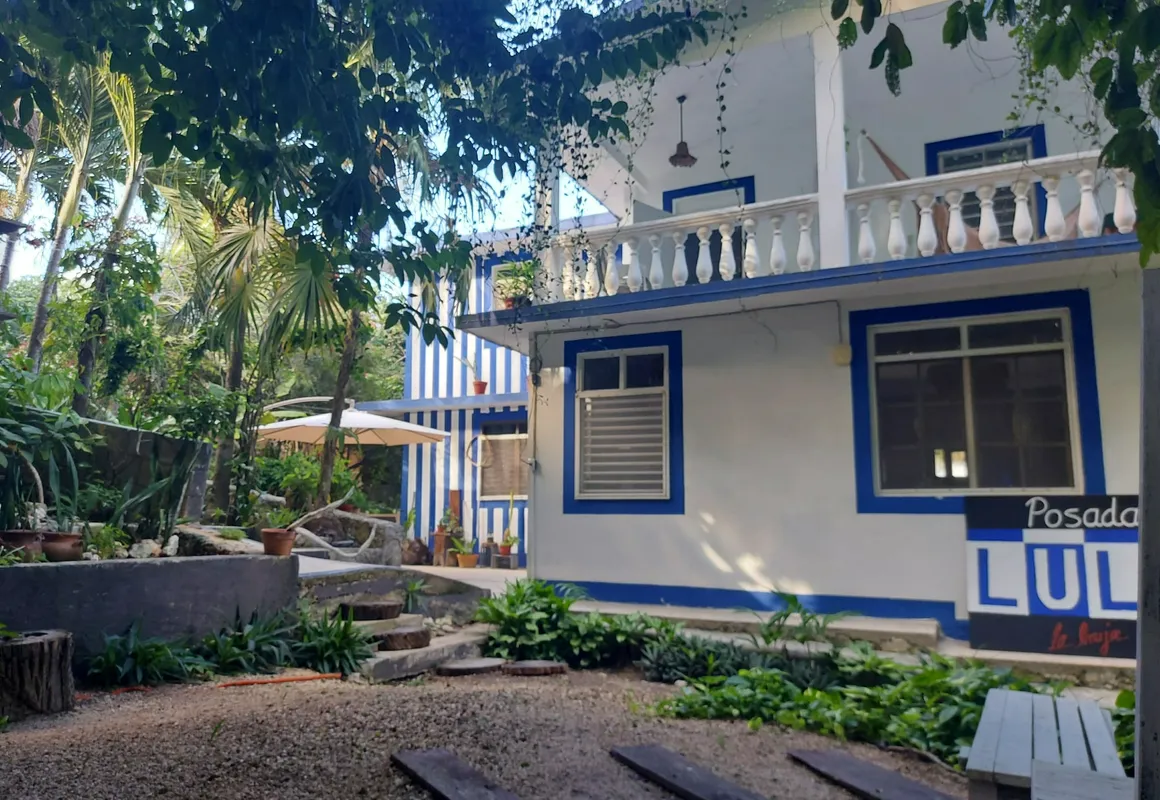 LULÚ La Bruja Yoga Lodge hotel hero