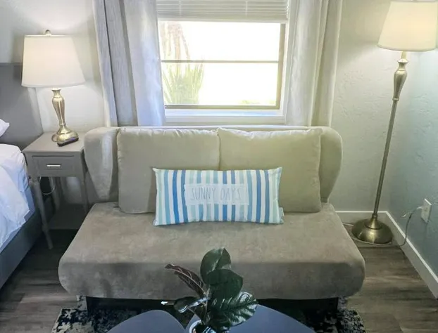 1915 Beach Club hotel detail image 2