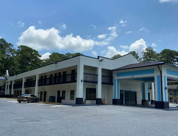 Speedway Inn & Suites hotel detail image 1