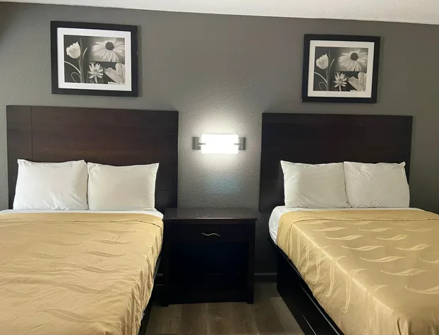 Speedway Inn & Suites hotel detail image 4