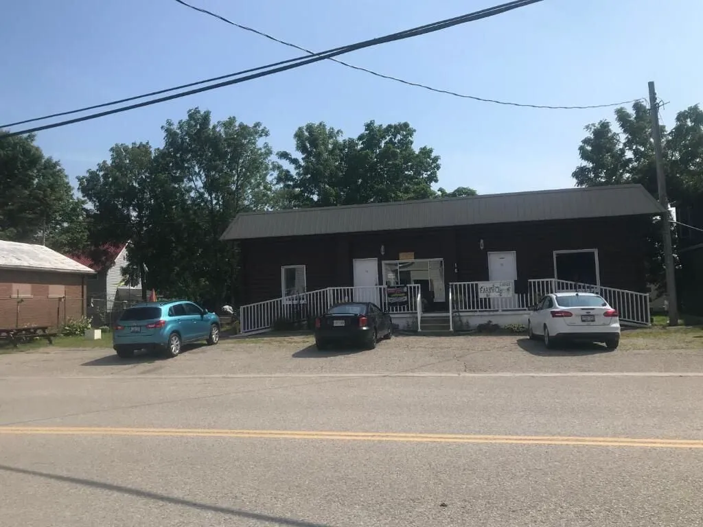 EARTHQUEST Lodge hotel hero