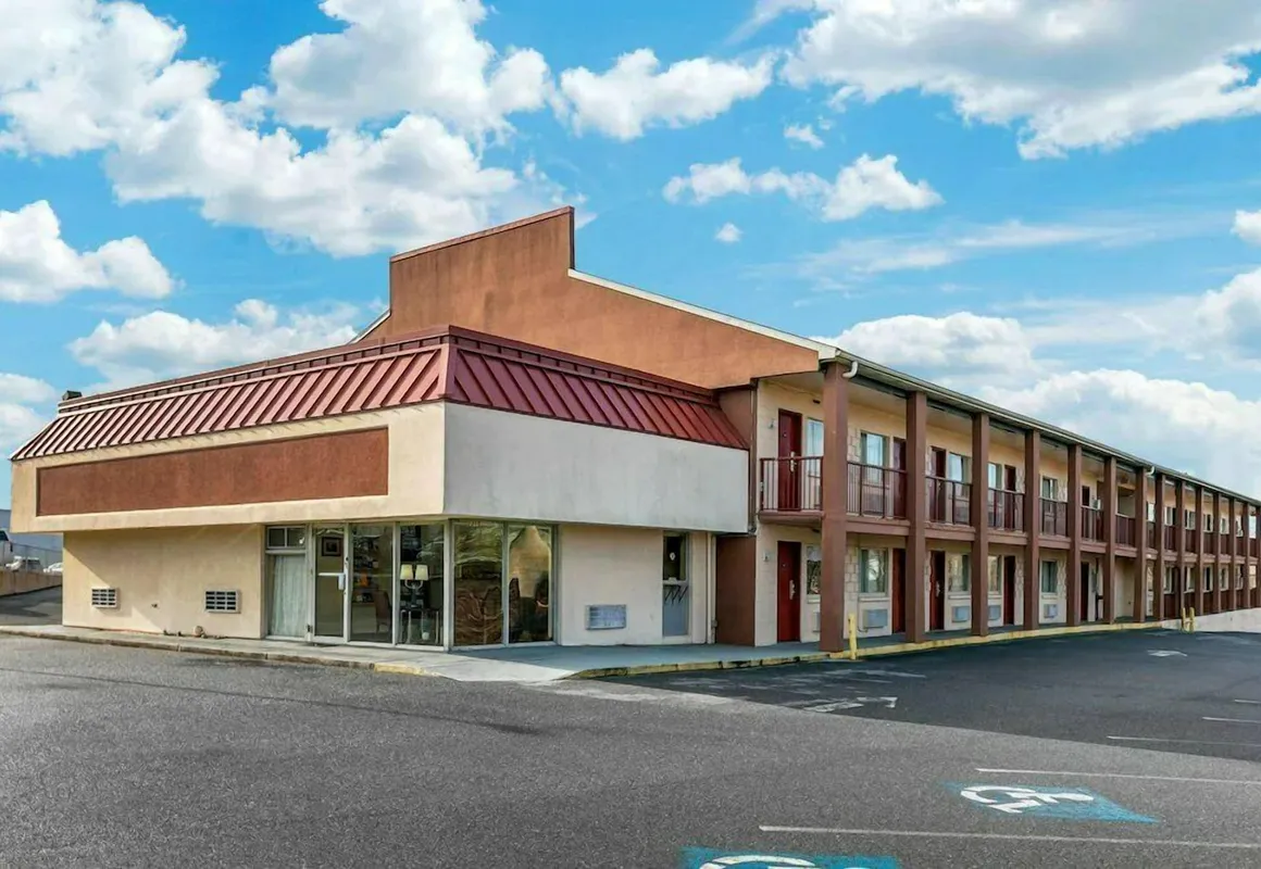 Kings Inn Motel hotel hero