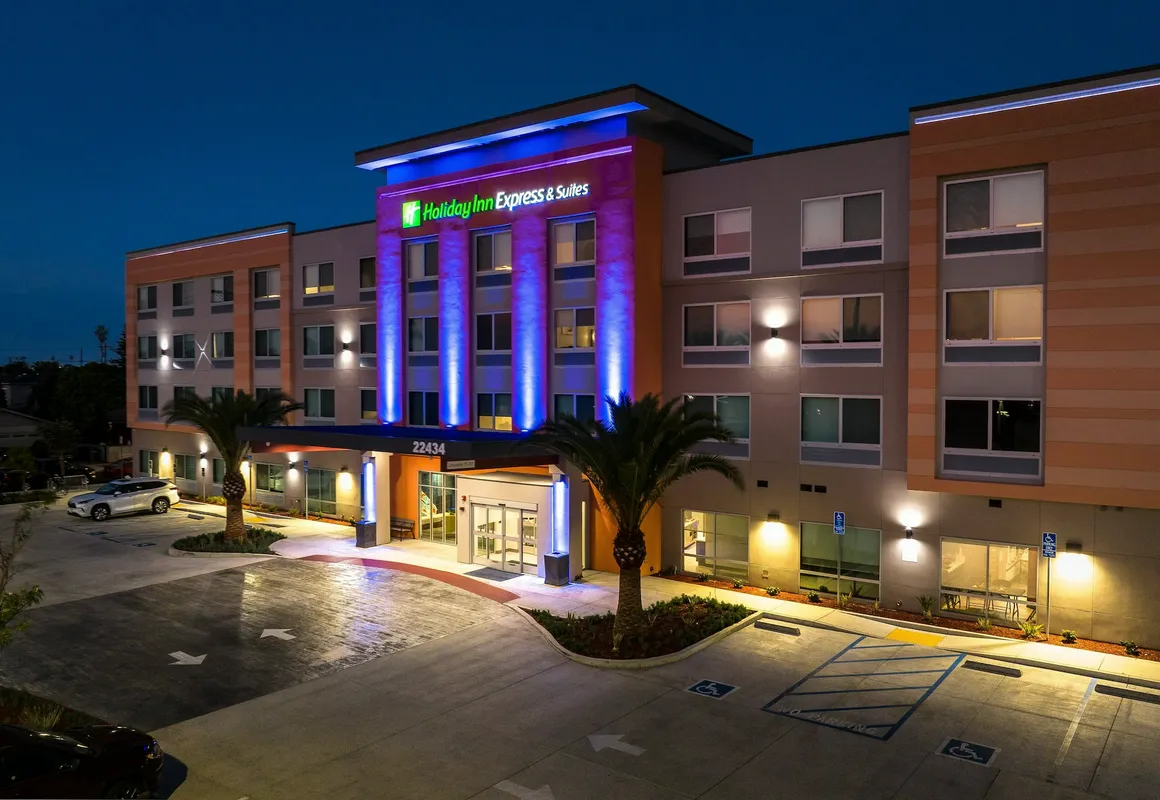 Holiday Inn Express & Suites Hawaiian Gardens by IHG hotel hero