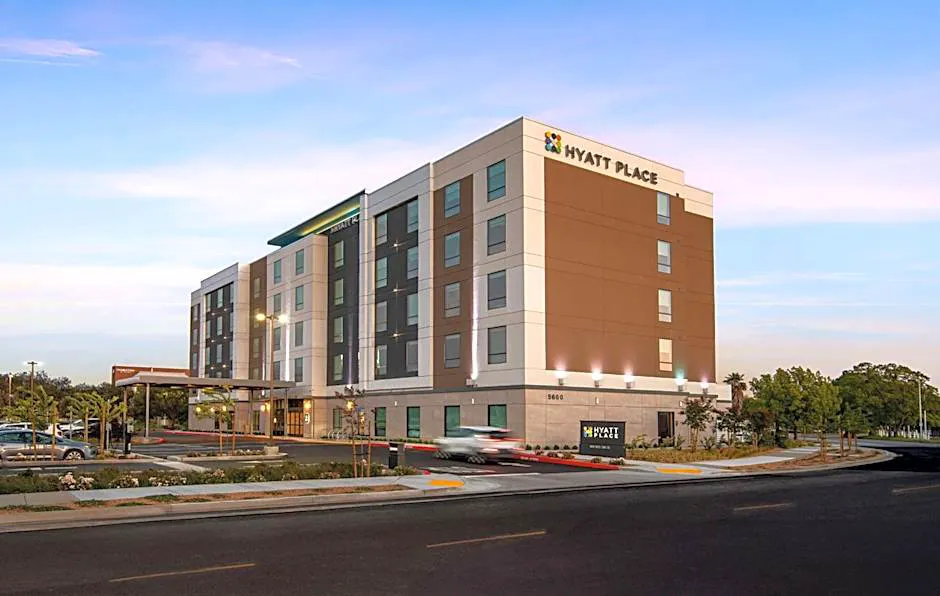 Hyatt Place Newark/Silicon Valley hotel hero