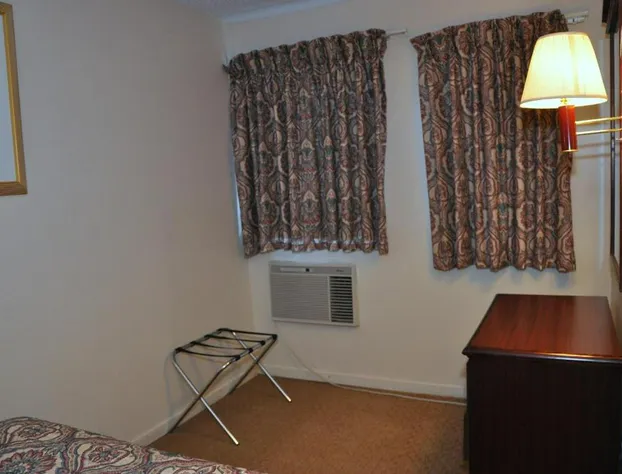 Merrimac Inn & Suites hotel detail image 4