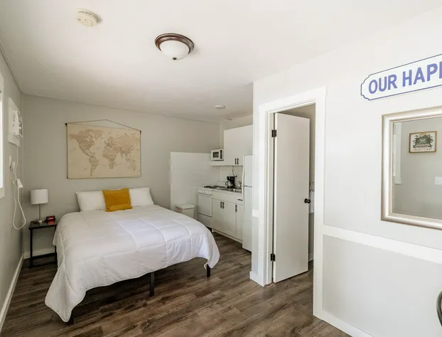 Kimberling Cove M9 hotel detail image 4