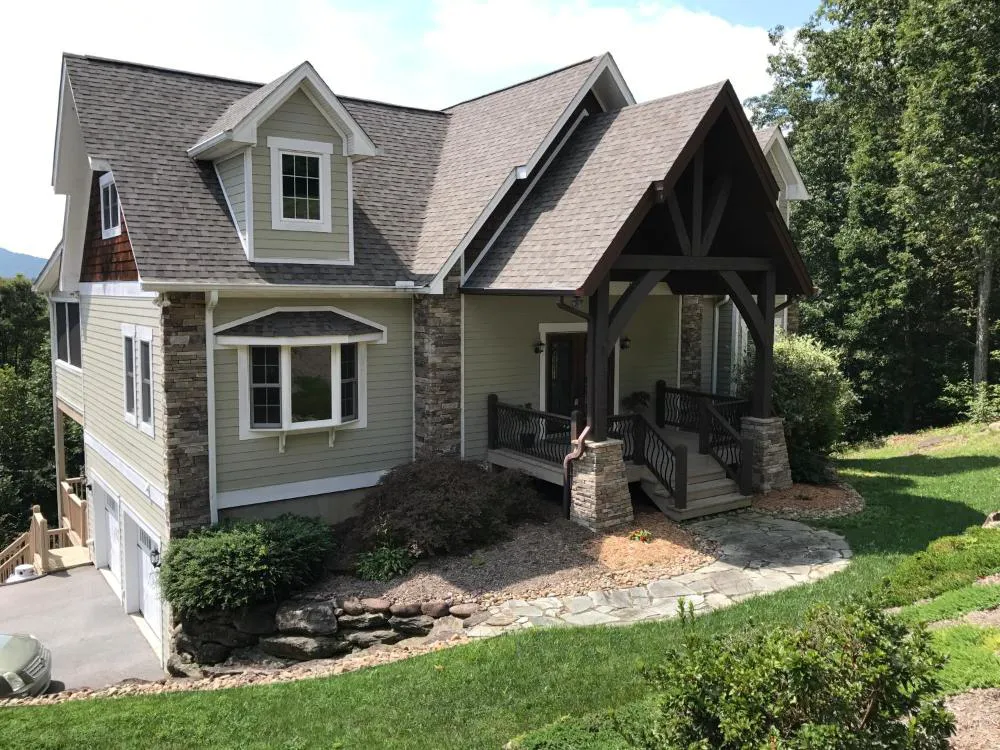 Lamp Lighter Mountain Inn hotel hero