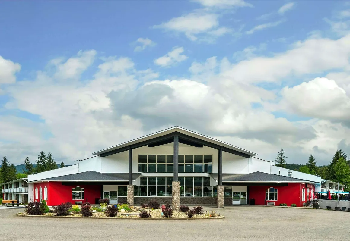 Quality Inn & Suites hotel hero