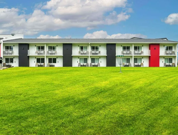 Quality Inn & Suites hotel detail image 1