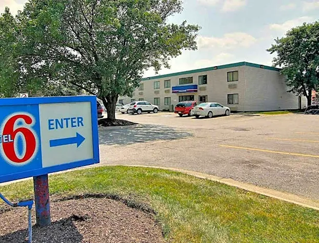 Studio 6 Merrillville IN hotel detail image 1