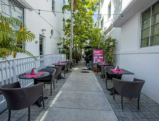 Posh Hostel South Beach hotel detail image 2