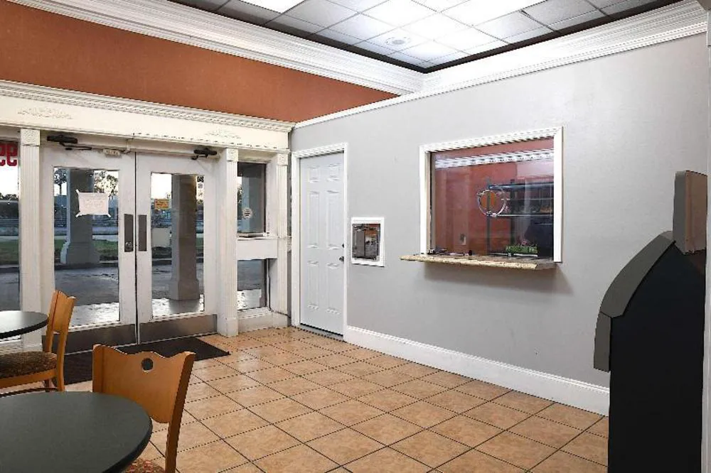 Knights Inn Baton Rouge hotel hero