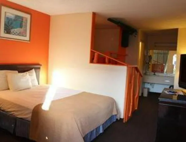 Howard Johnson Enchanted Land hotel detail image 2