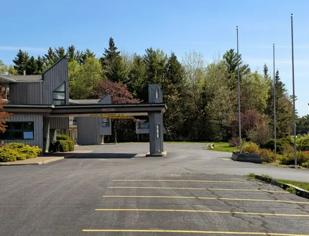 Gray Wolf Lodge hotel detail image 1