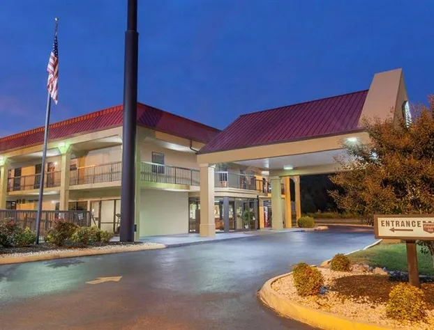 Surestay Hotel By Best Western Lenoir City hotel detail image 4