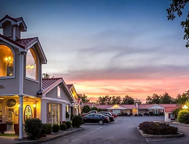 Rodeway Inn & Suites Clarence/Buffalo East hotel detail image 2