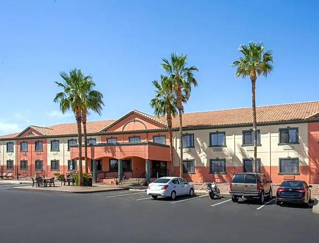 Baymont Phoenix I-10 Near 51st hotel detail image 2