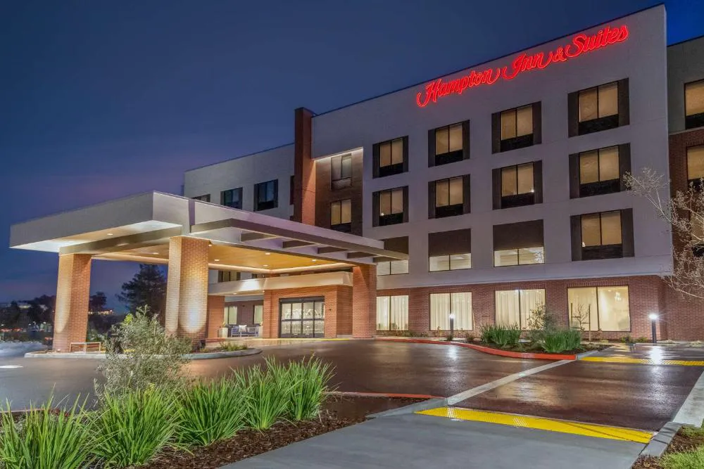 Hampton Inn & Suites Santa Rosa Sonoma Wine Country hotel hero