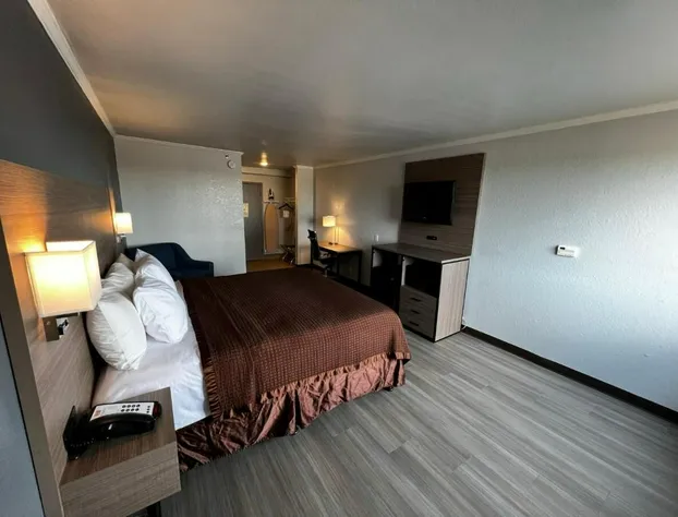 Super 8 by Wyndham Fort Worth Entertainment District hotel detail image 3