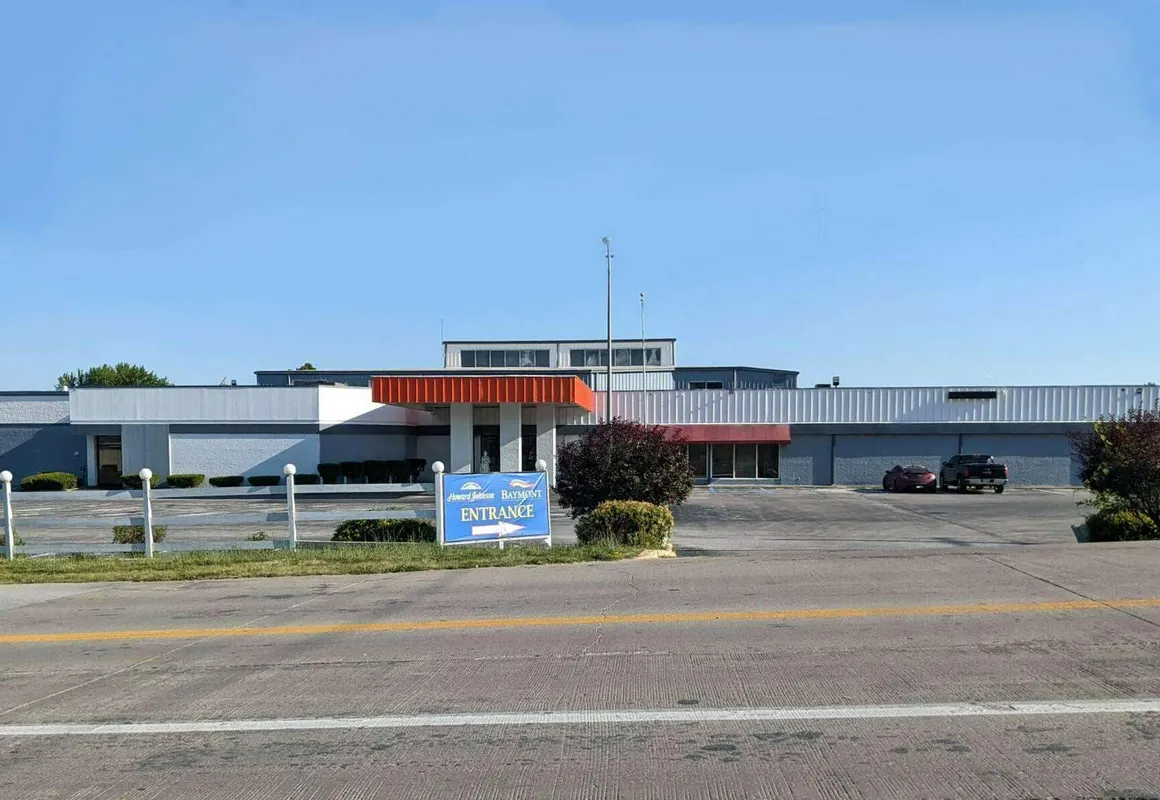 Howard Johnson BY Wyndham Hannibal hotel hero