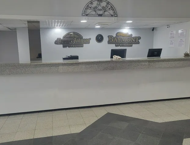 Howard Johnson BY Wyndham Hannibal hotel detail image 3