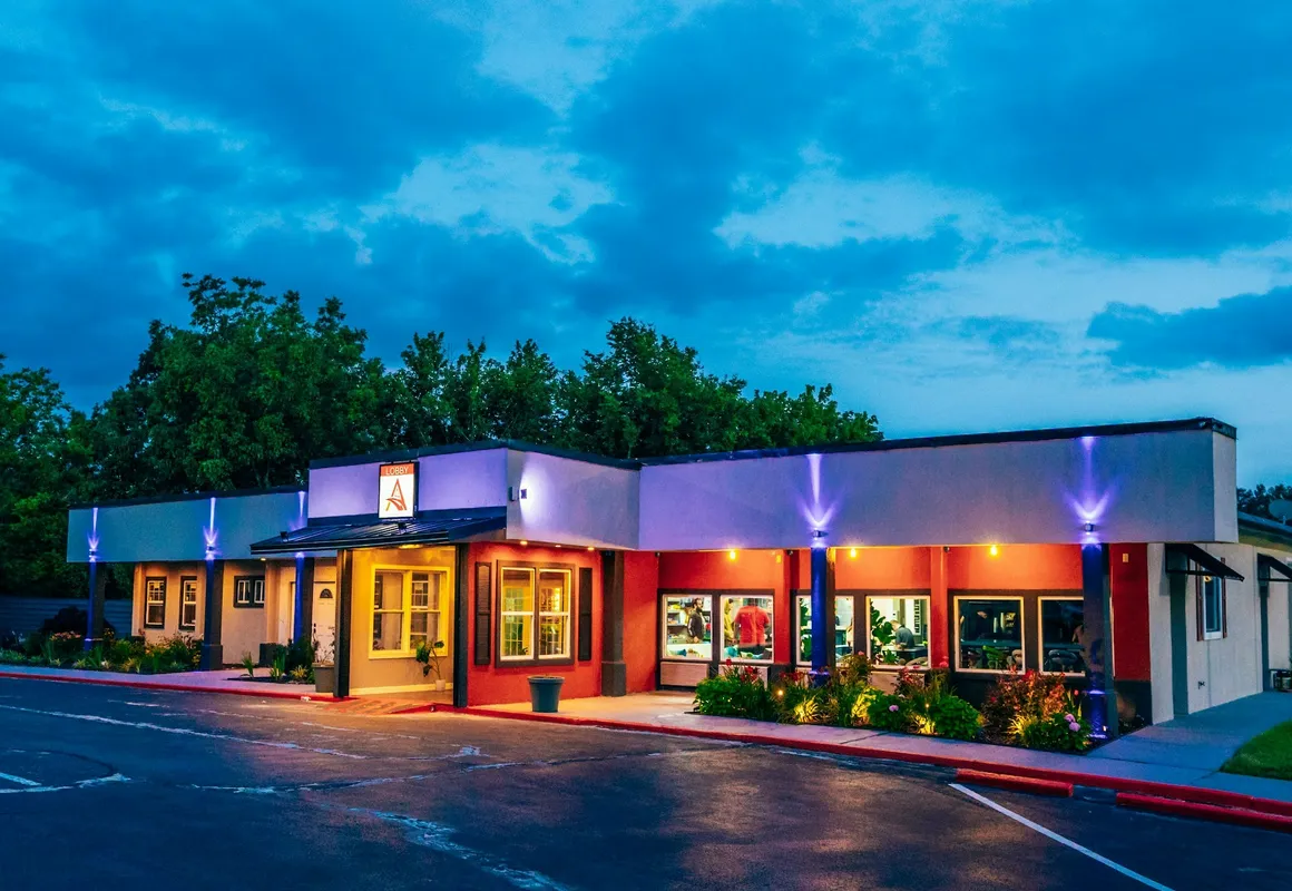 Lx Hotel, Manchester, Tennessee hotel hero