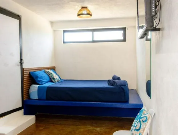 Casa Arrecife - Dorado Suite, Fast Wifi & Balcony! Beach is steps away! hotel detail image 3