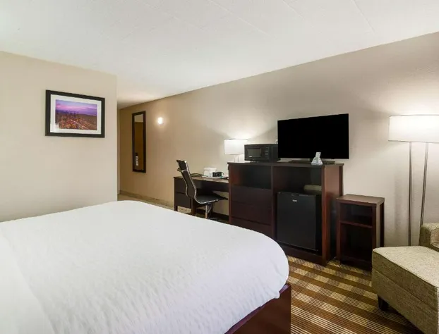 Clarion Inn & Suites Stroudsburg Poconos hotel detail image 4