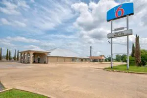 Motel 6 Bossier City La hotel hero