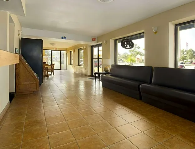 Days Inn by Wyndham Brunswick/St. Simons Area hotel detail image 1