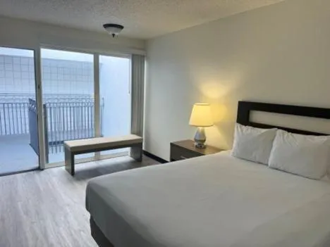 MC Pacific Inn & Suites hotel detail image 2