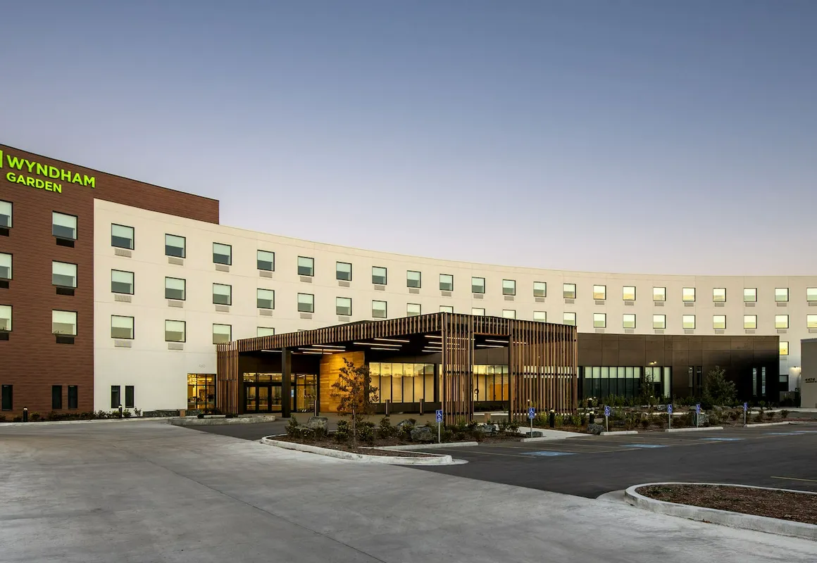 Wyndham Garden Winnipeg Airport hotel hero